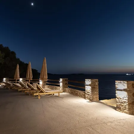 Apaggio Luxury Villa *