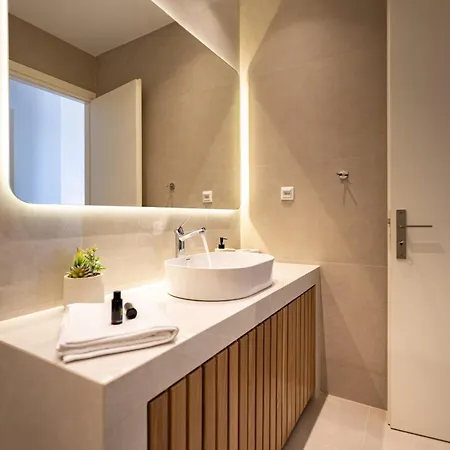 Apaggio Luxury *
